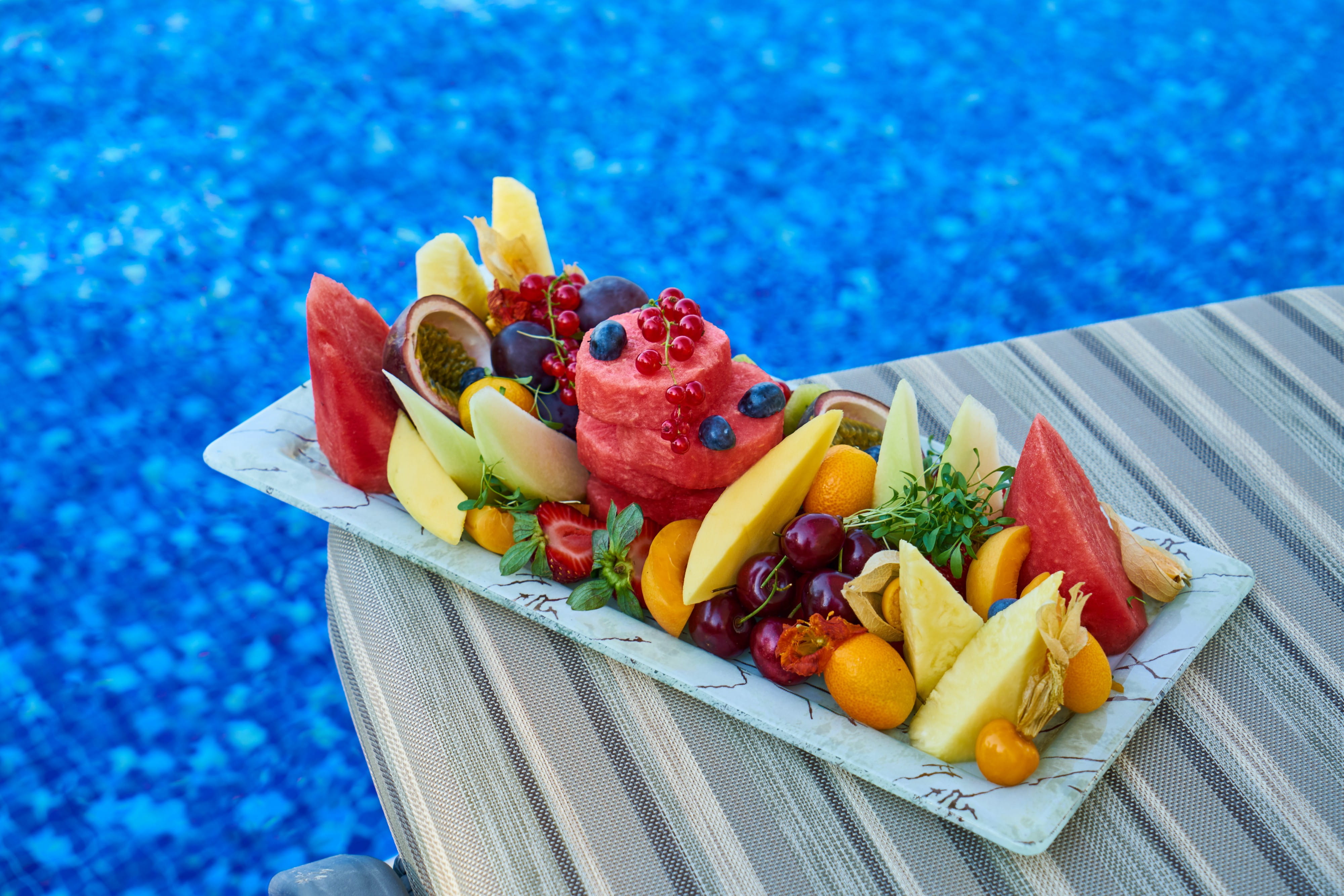 ¿Cuáles son las frutas de temporada de verano y en qué me ayuda consumirlas?