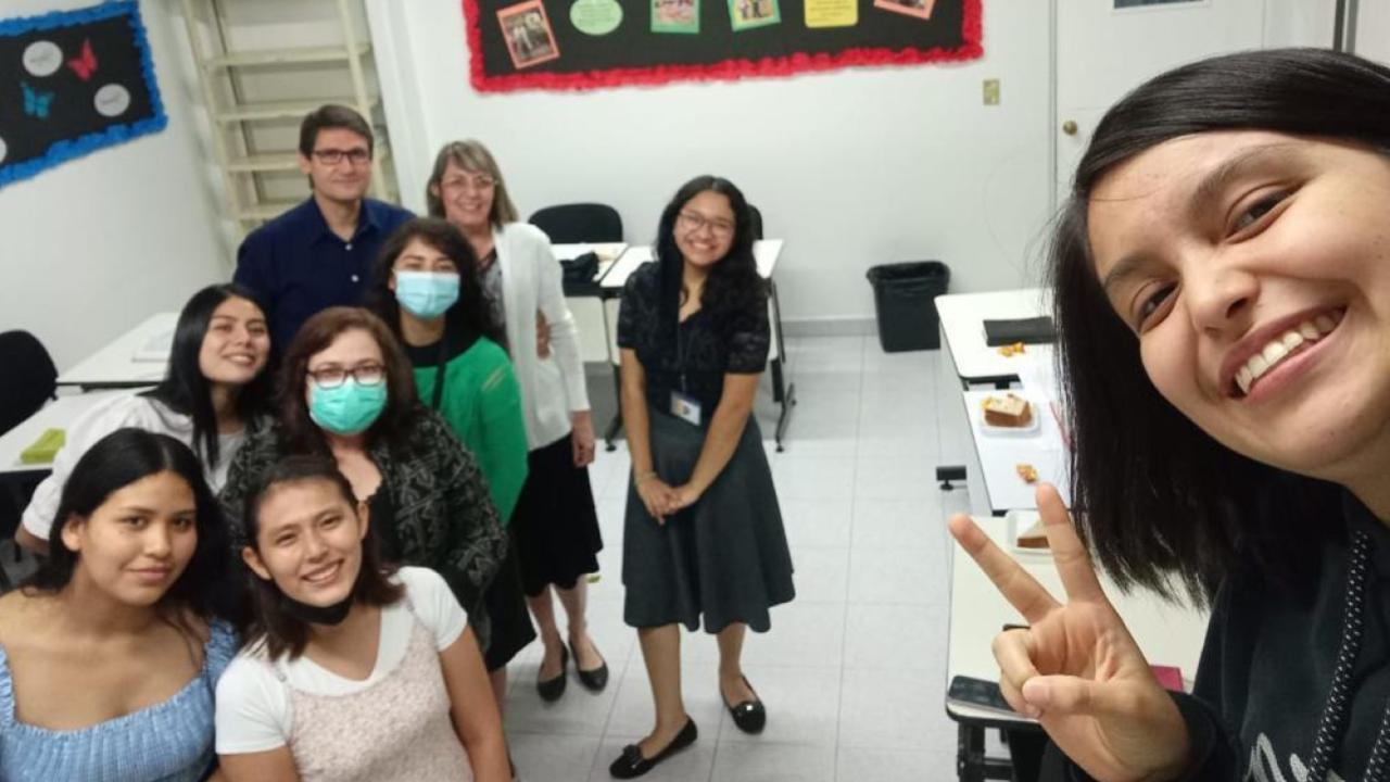 Las maestras muestran a sus estudiantes cómo ser íntegras, misioneras e innovadoras, porque para ellas la mentoría es un gran privilegio que las une con sus alumnas.