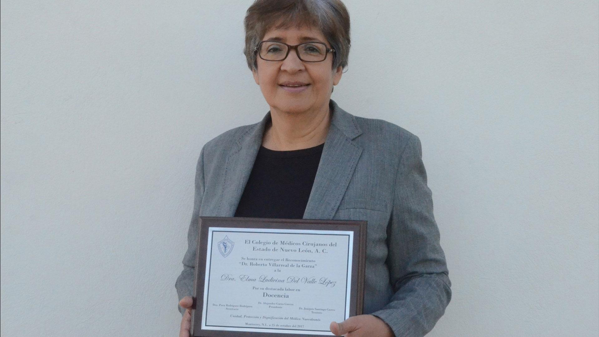 Reconoce el CMCNL el trayecto pedagógico de la Dra. Elma Del Valle