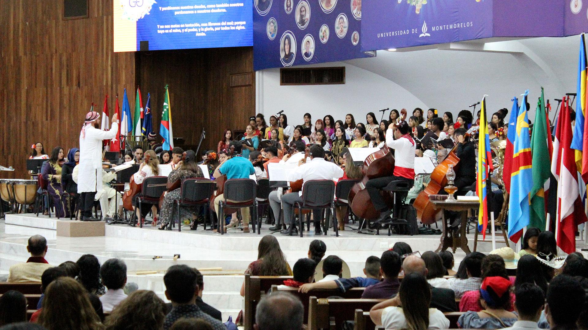 El Coro Handel y la Orquesta Universitaria compuestas por estudiantes y personal de la Institución.&nbsp;Fotografía por: Comunicación Institucional.