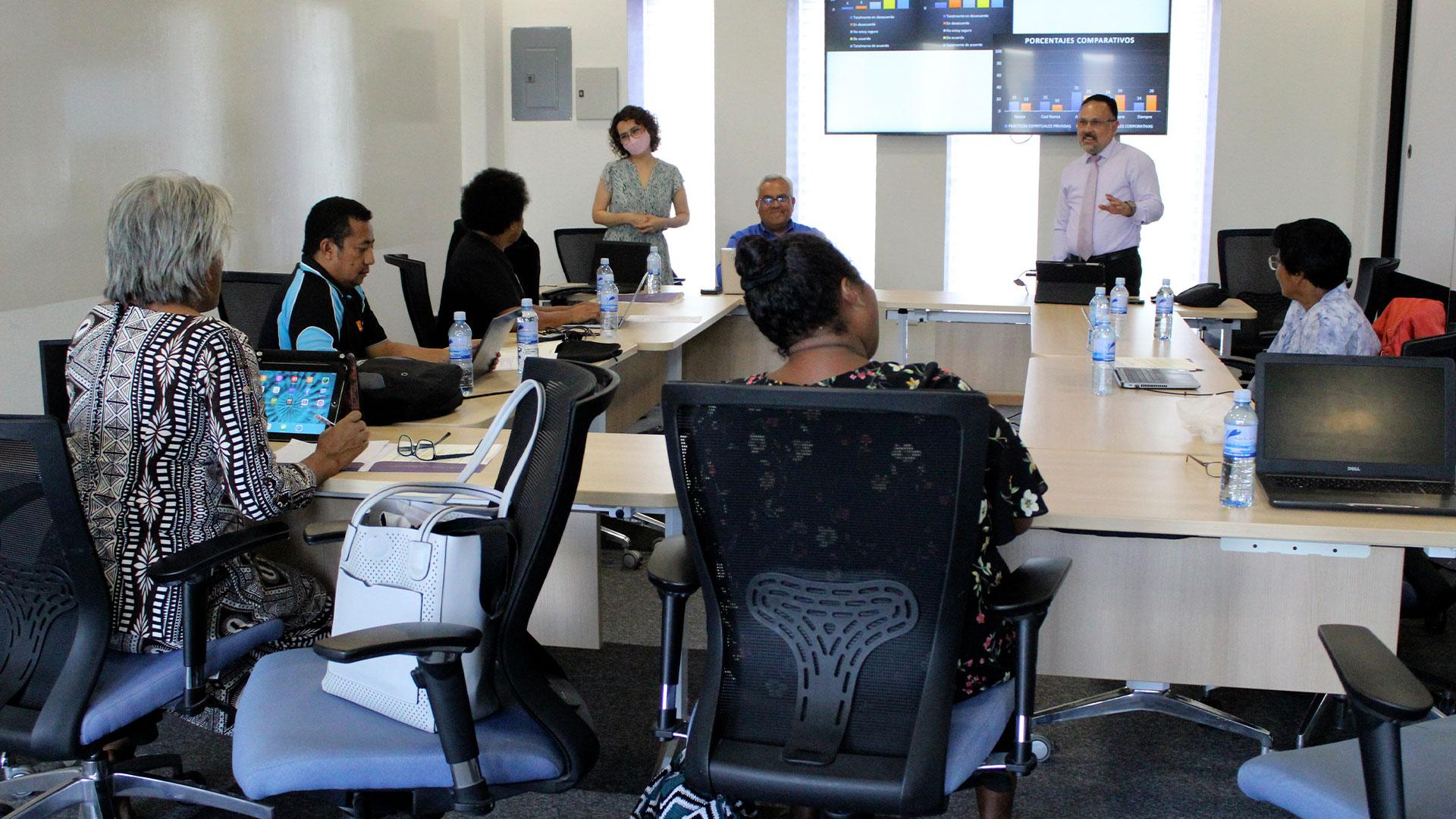 Ambas instituciones también se entrevistaron con el personal de facultades y de capallania para conocer sobre el trabajjo que realizan.&nbsp;Fotografía por: Comunicación Institucional.&nbsp;