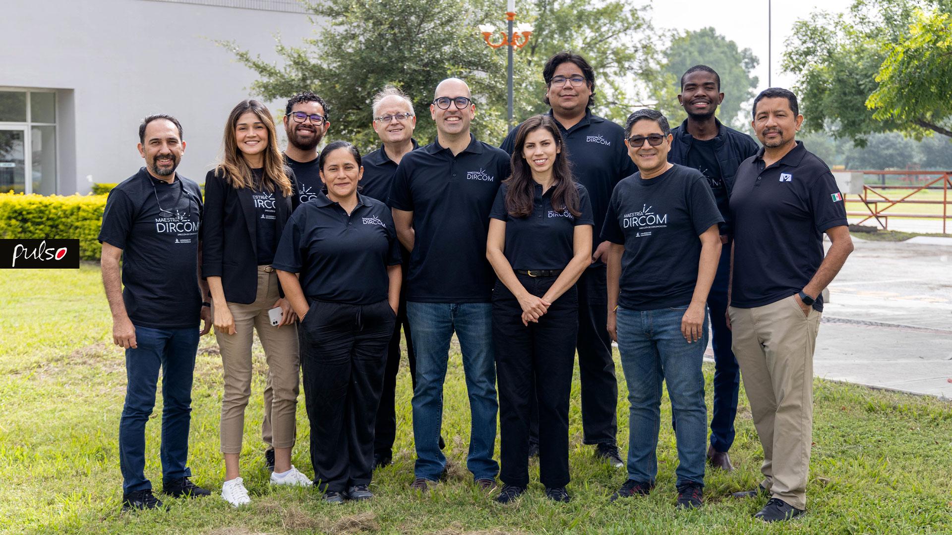 Alumnos de la primera cohorte de la Maestría en Dirección de Comunicación, junto a los doctores Allan Novaes y Lizbeth Kanyat, ambos trabajan en la Universidad de São Paulo, Brasil. Fotografías por: Universidad de Montemorelos / Sebastián Alphand