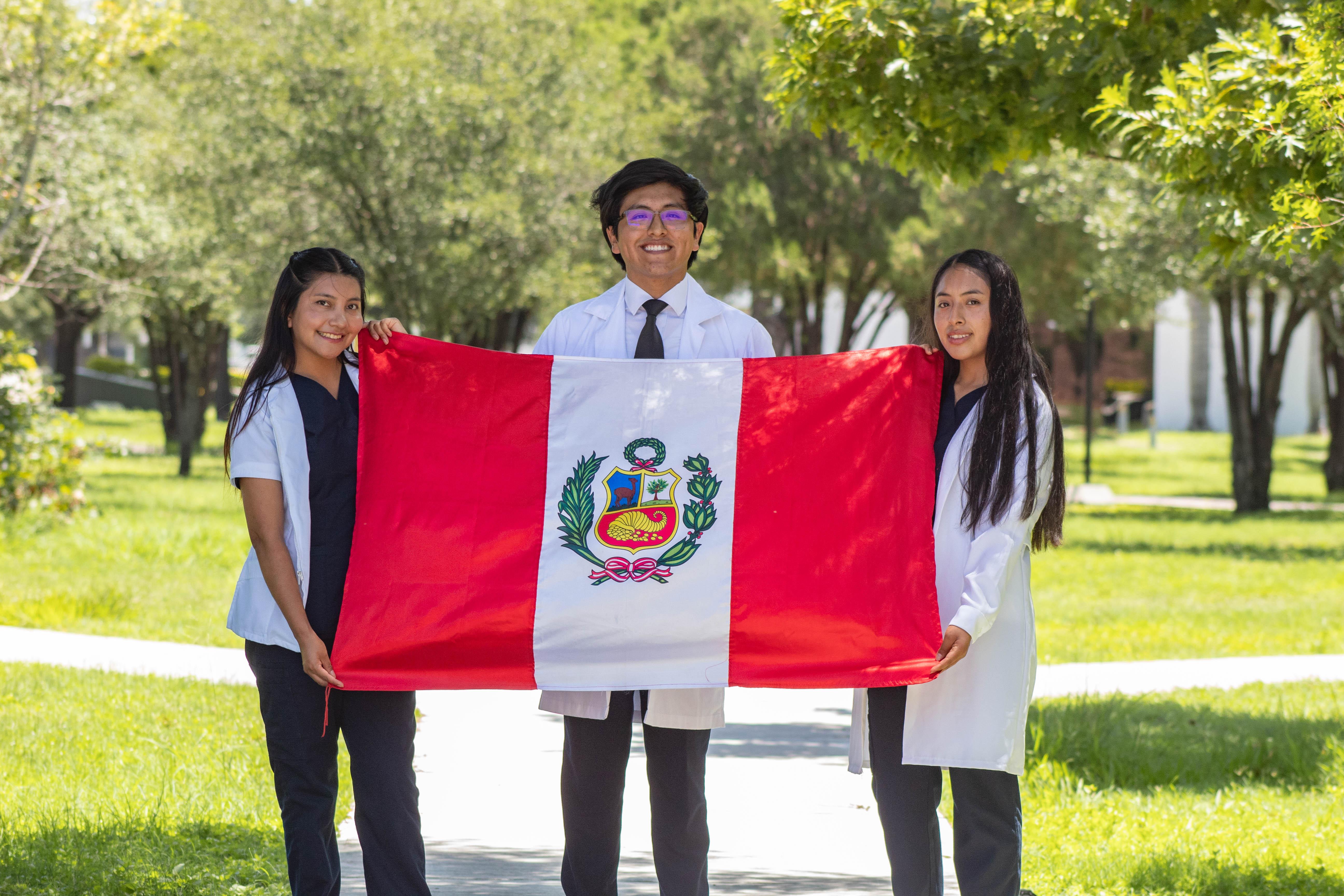 Para Rocío,&nbsp;Julio César y Abigail el intercambio estudiantil fue una experiencia enriquecedora académica, social y espiritualmente. Fotografía por: Comunicación Institucional UM- Ingrid Gallardo<br>