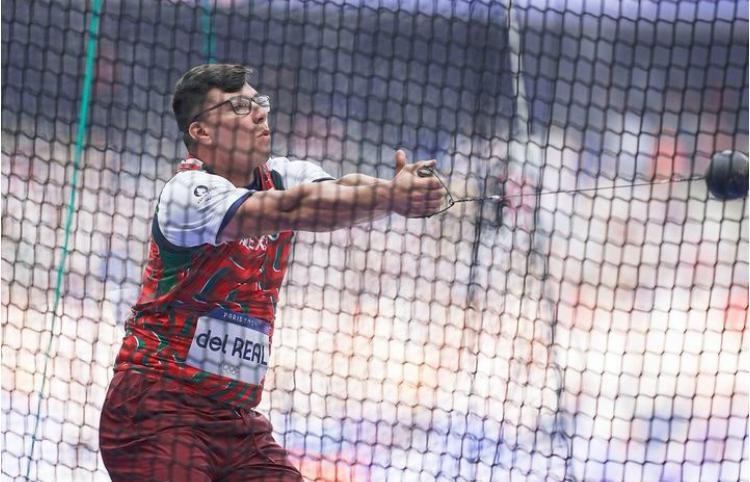 Diego del Real, realizando el lanzamiento de martillo en los Juegos Olímpicos en París 2024. Fotografía por: Franklin Córdova.