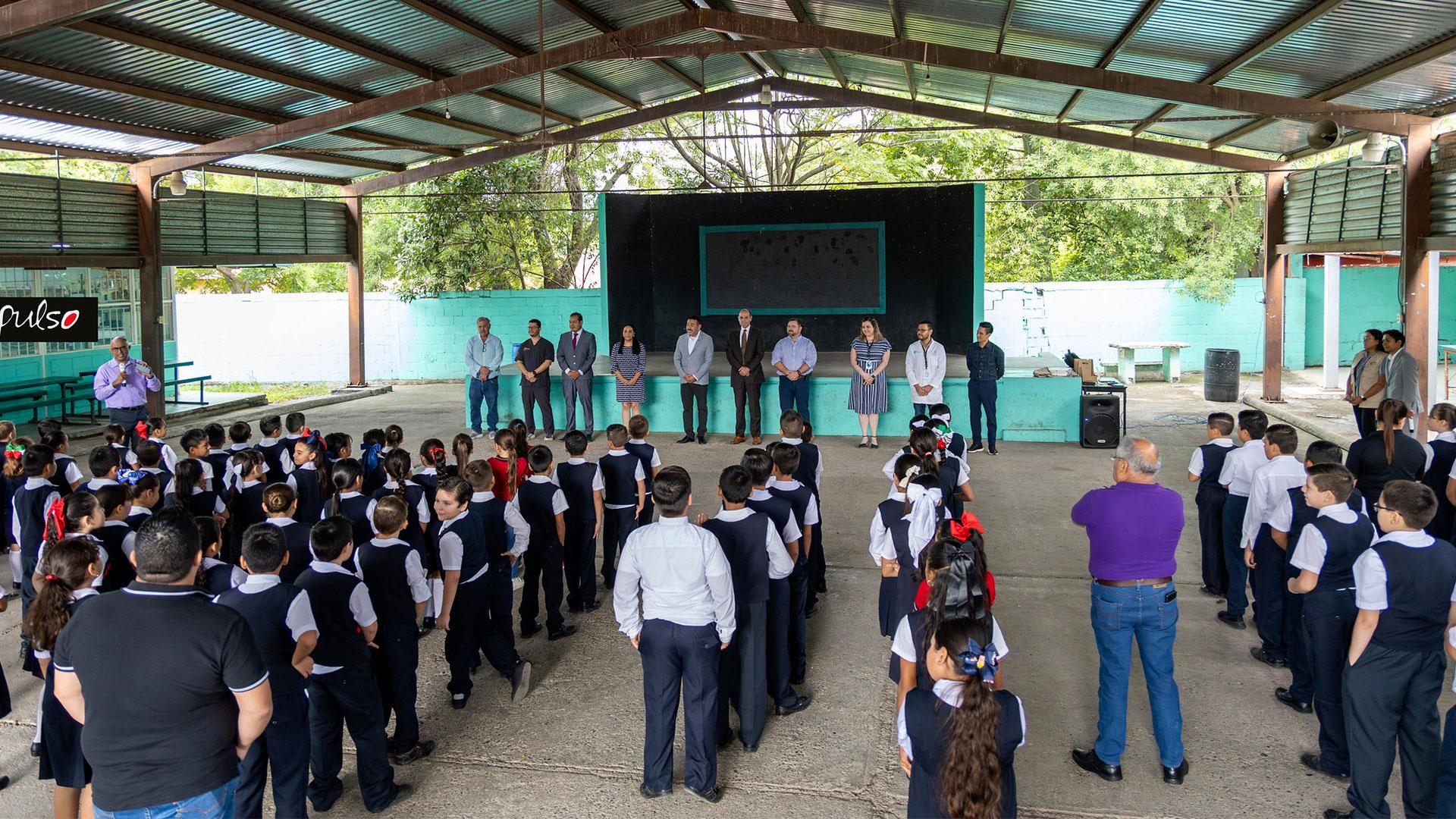 Representantes del gobierno de Montemorelos y Nuevo León y de la Universidad de Montemorelos.&nbsp;Fotografía por: Universidad de Montemorelos / Jhoan Rueda.