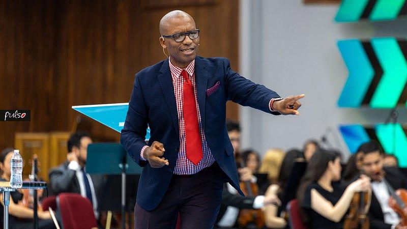 Ptr. Busi Khumalo, director de Ministerios Juveniles de la Iglesia Adventista Mundial. Fotografía por Universidad de Montemorelos.