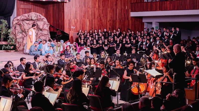 Más de 200 personas participaron en al producción y ejecución de la obra.&nbsp;Presentación de “Cordero de Dios”, el viernes 11 de abril, en la Iglesia Universitaria. Fotografía por: Universidad de Montemorelos / Christopher Castellanos.