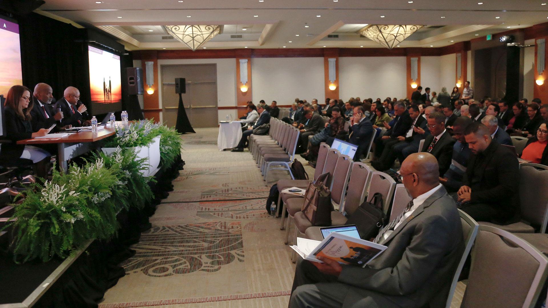 La Junta de Gobierno se llevó a cabo en la sede de la División Interamericana en Miami, Florida, en el marco de las juntas de medio año de la División. Fotografía por: Inter-American Division / Libna Stevens.
