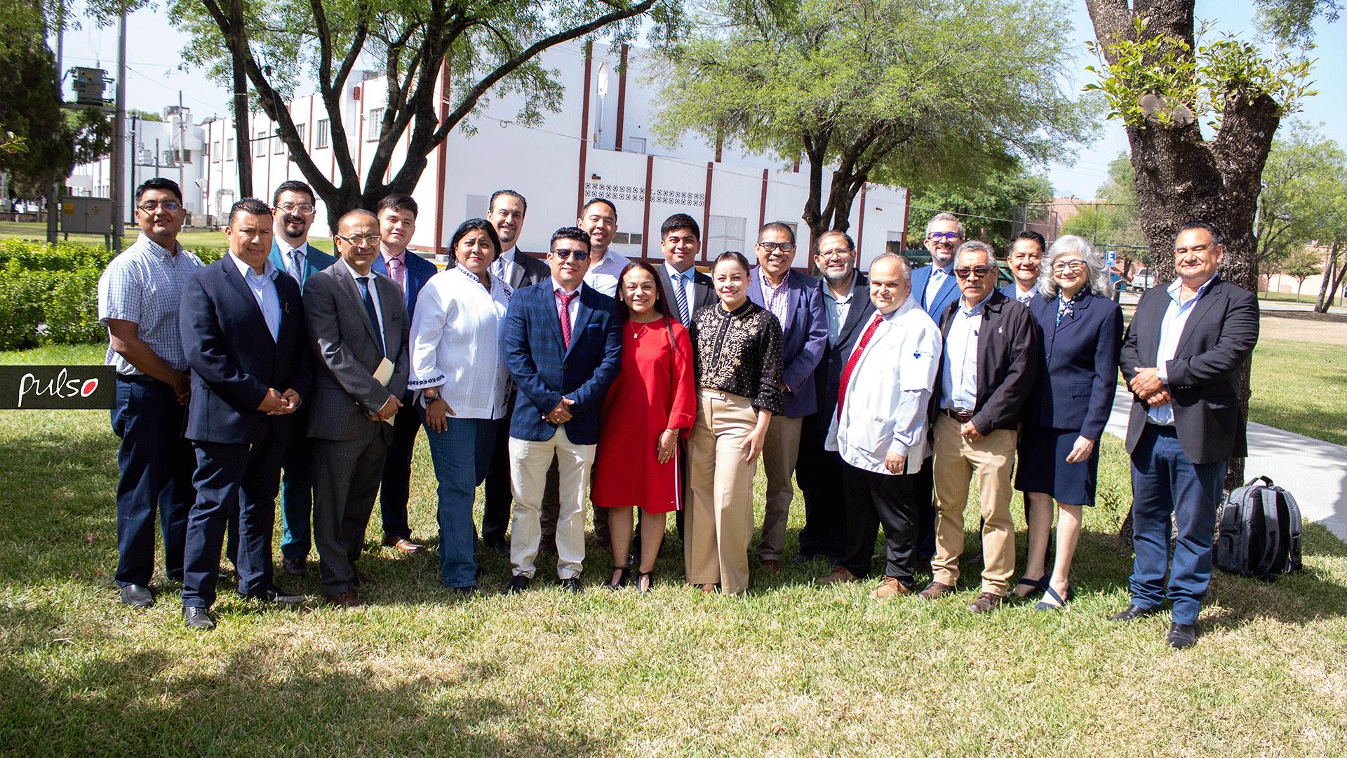 En la foto se encuentra docente y alumnos del diplomado. Fotografía por: Universidad de Montemorelos / Lisandra Vicente.