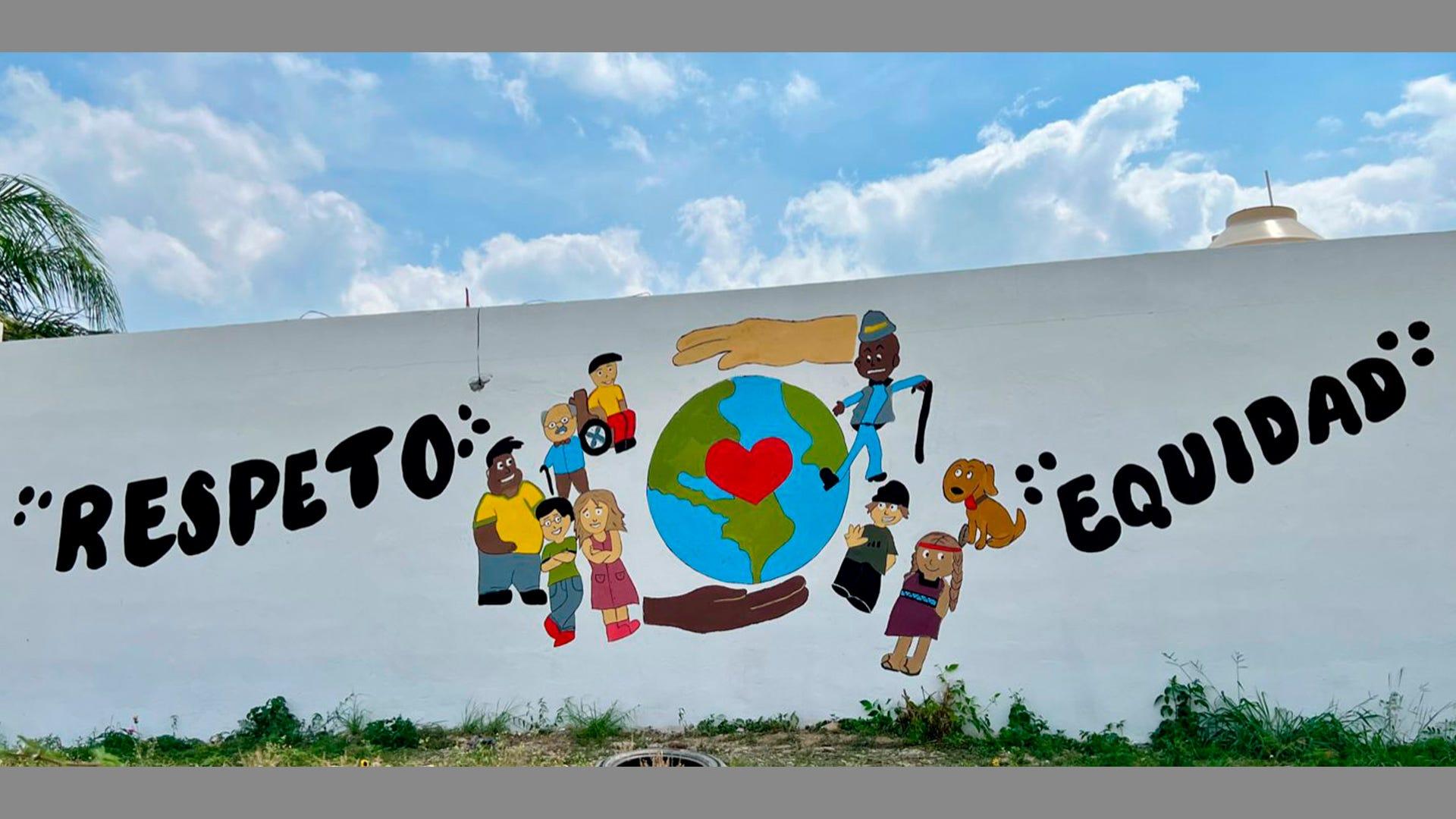 Uno de los tres murales ganadores que se realizaron cerca de la escuela secundaria. Fotografía por: Nancy Albores.