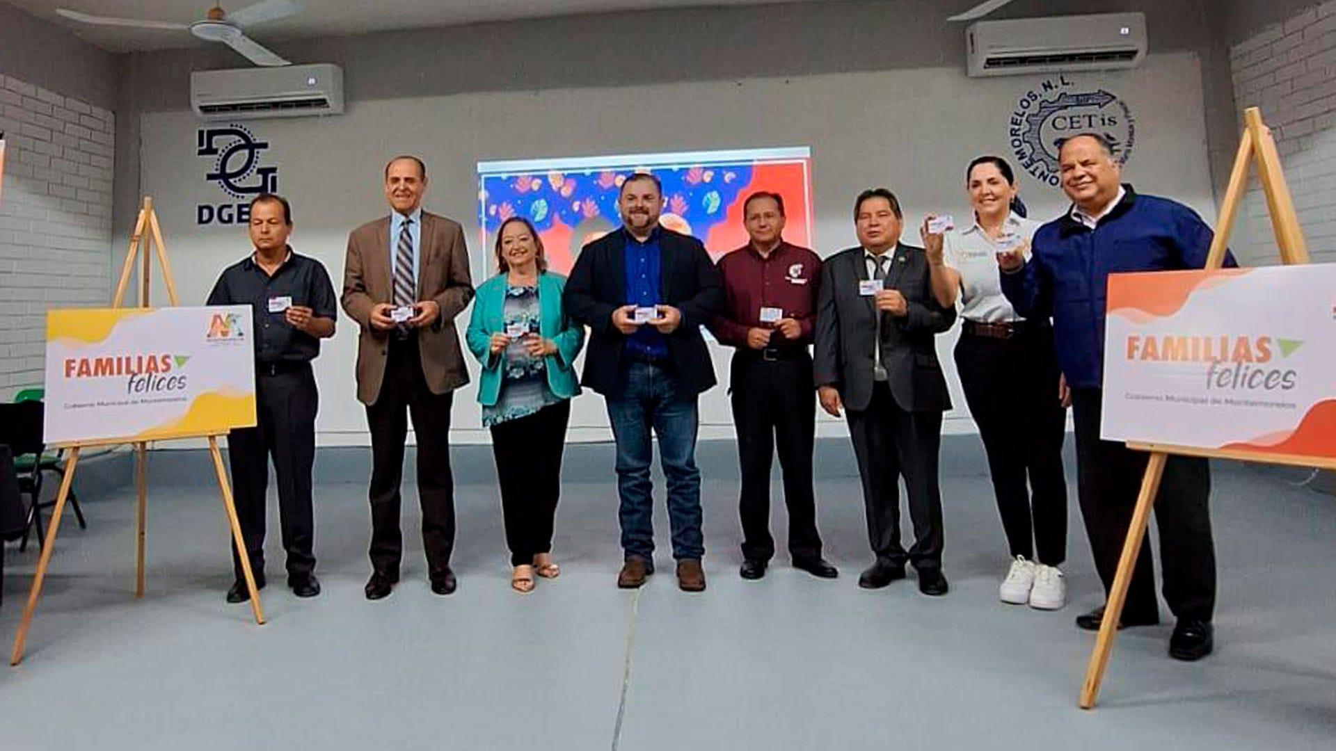 Presentan tarjeta “Familias Felices”