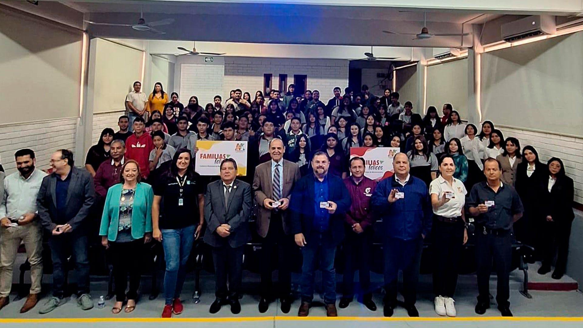 Fueron 200 las personas beneficiadas las que obtuvieron la tarjeta “Familias Felices”.