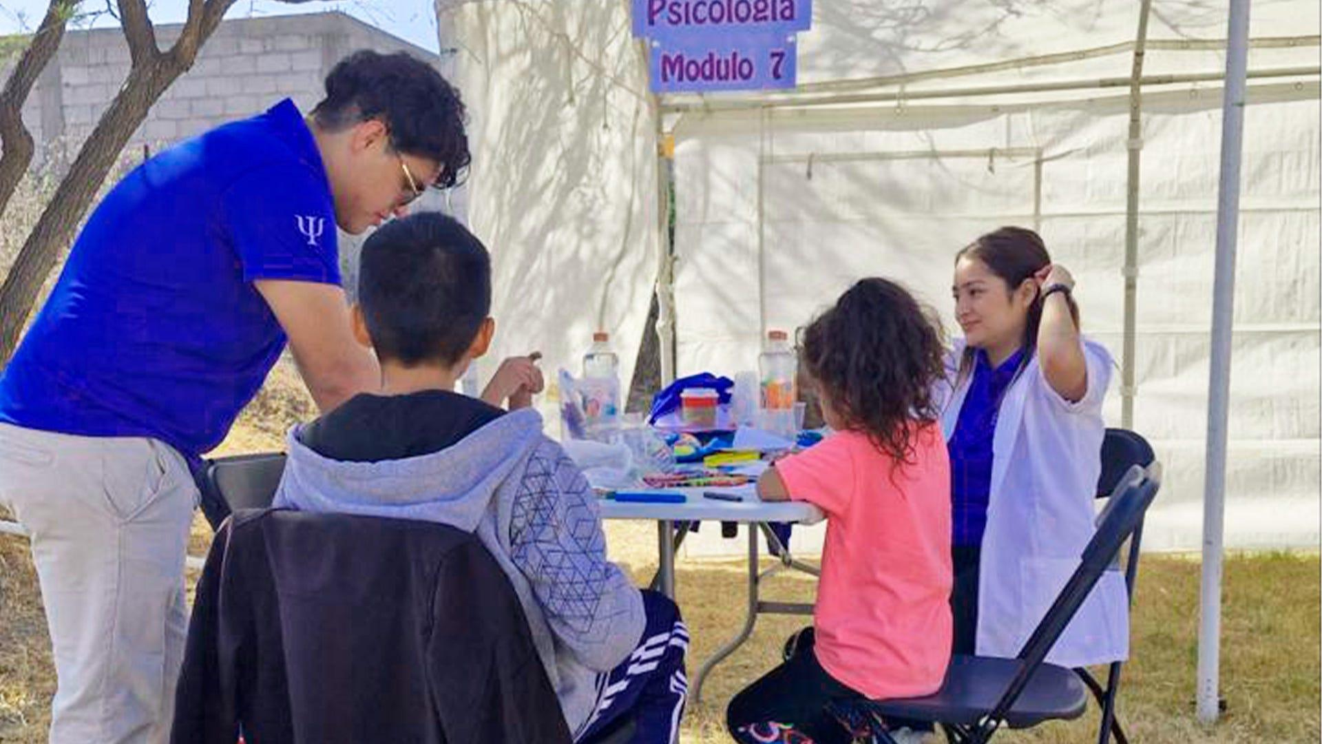 Cada intervención de Mentes en Misión combina psicología, valores cristianos y apoyo psicosocial para impactar positivamente a la población. Fotografía cortesía de Moisés Manzano.