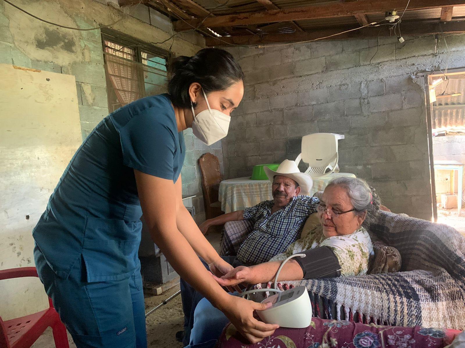 La familia Marín Marín, es otras de las familias beneficiadas con las visitas de equipo de UPS. Fotografía por: Universidad Promotora de la Salud.