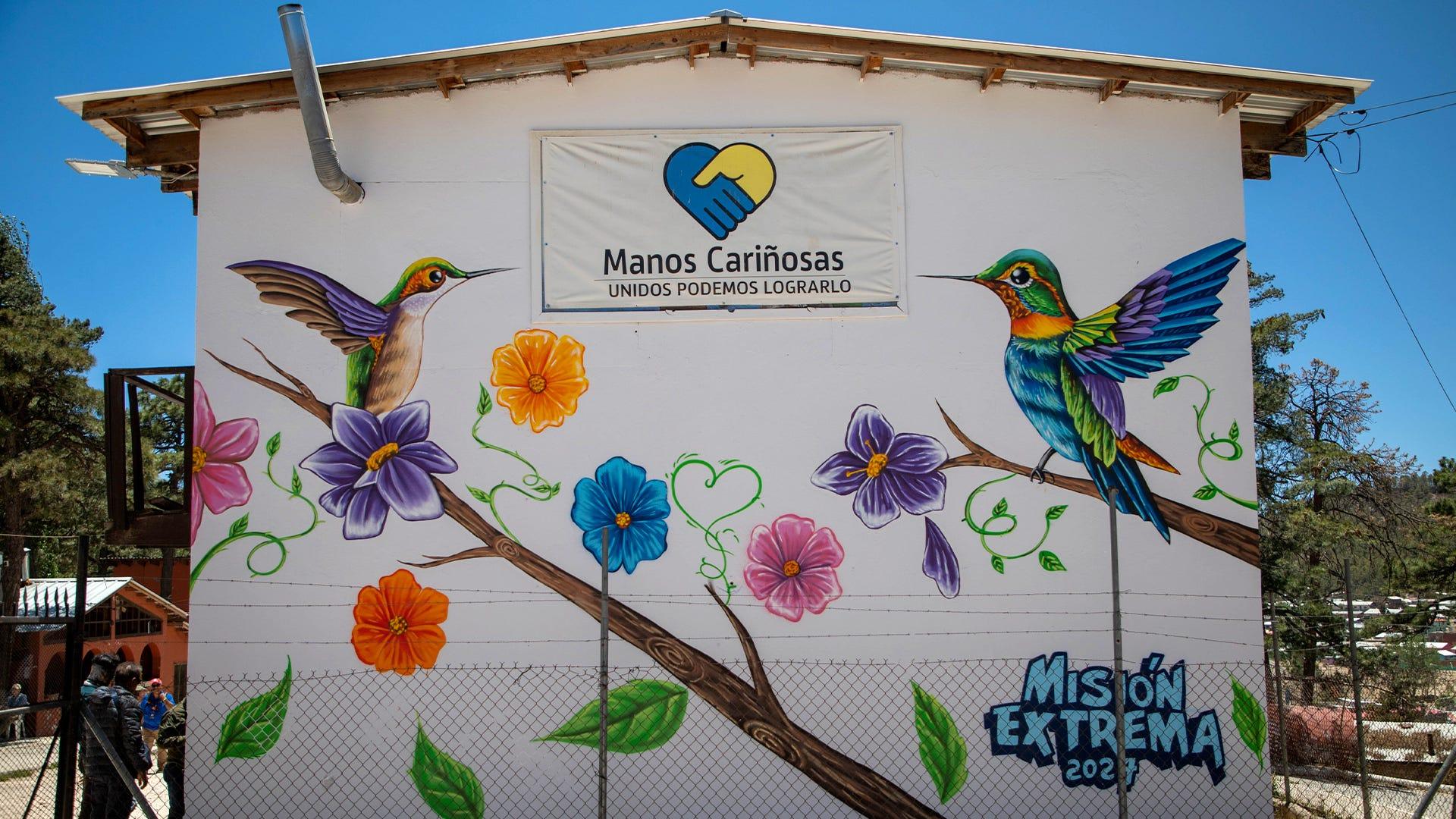 Uno de los murales pintado en el albergue. Fotografía por: Misión Extrema.