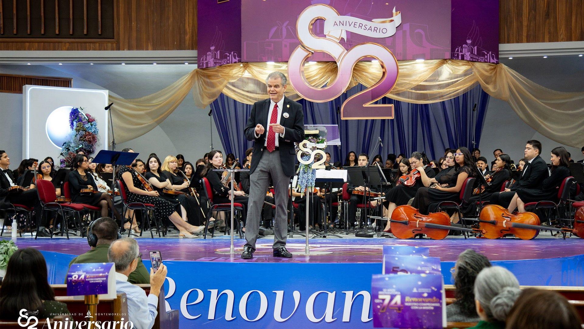 El tema especial del sábado fue presentado por el Dr. John Wesley Taylor. Fotografía por: Universidad de Montemorelos / Lisandra Vicente.