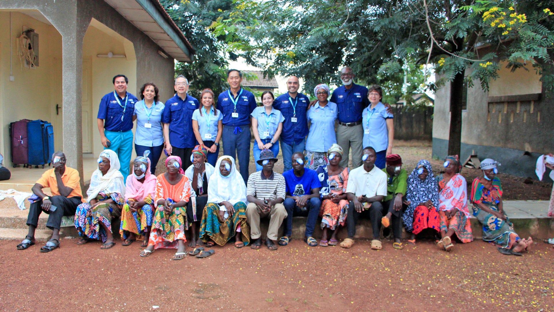 Restauran la visión de 85 personas en Ghana