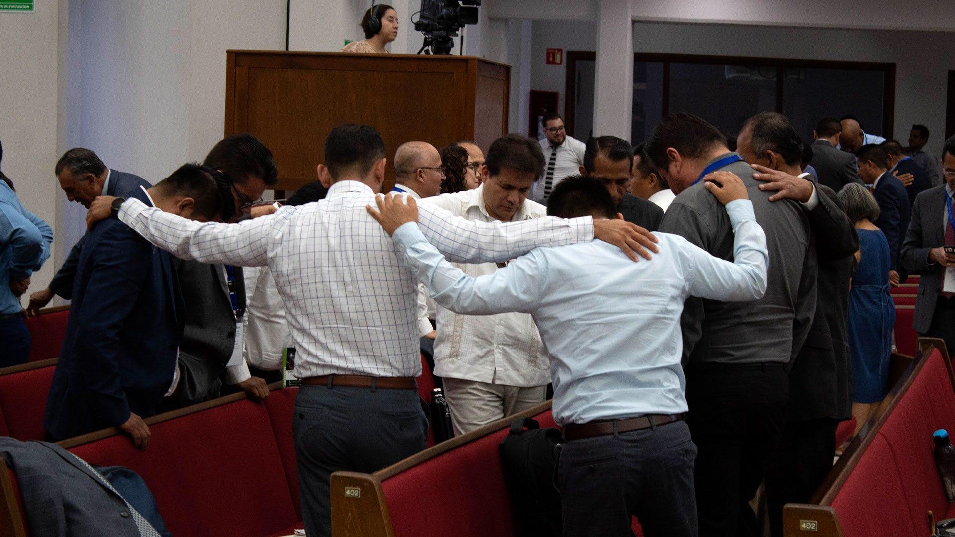 Más de seiscientos participantes incluyendo pastores, líderes de iglesia y miembros de la comunidad adventista. Fotografía por: Comunicación Institucional.