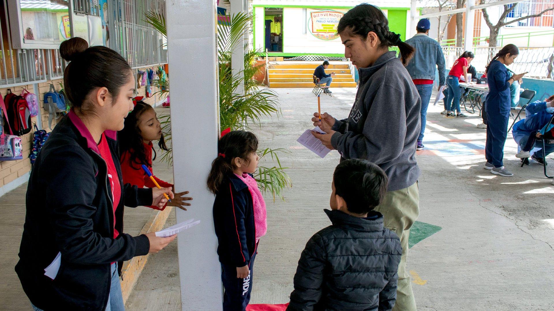 Se aplicó las evaluaciones integrales a 98 niños inscritos en el Jardín de Niños “Pablo Neruda” Fotografía por: Comunicación Institucional / Lisandra Vicente.