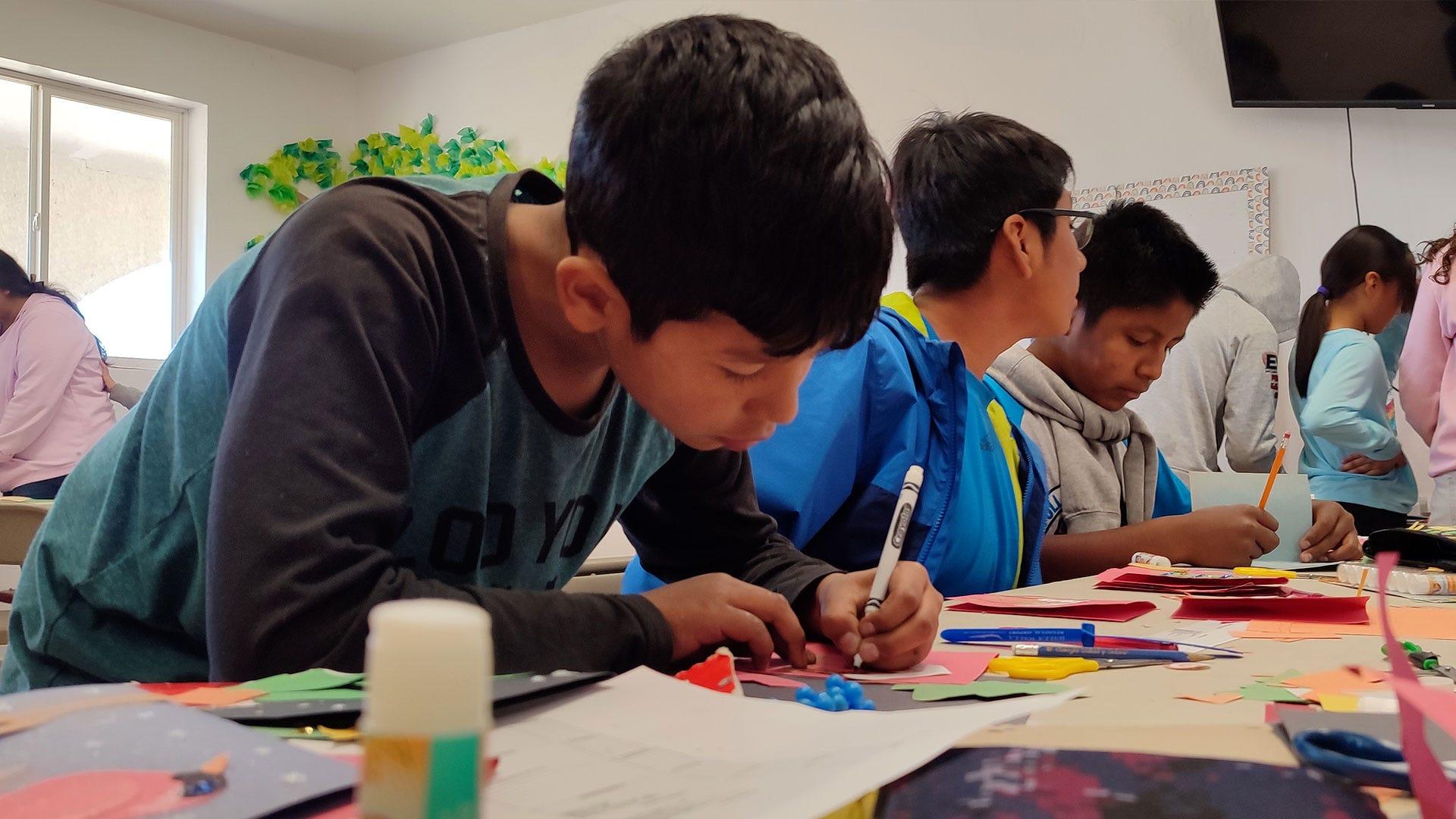 Niños en su tiempo de clases de la Casa-Hogar ‘El Oasis’. Fotografía por: Casa Hogar “El Oasis”.