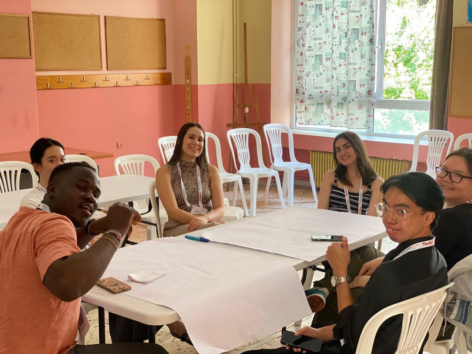 Como parte del Foro, Abril colaboró en la creación de una declaración juvenil junto a sus pares internacionales sobre el consumo de drogas en sus respectivos países y propusieron acciones de prevención. Fotografía por: Abril Sánchez