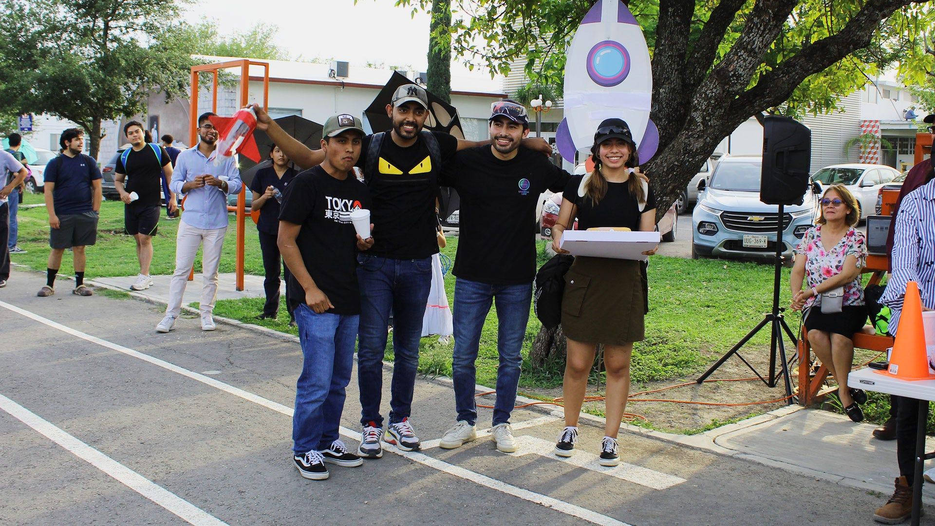 El equipo ganador “Perdidos en el espacio”. Fotografía por: Comunicación Institucional.
