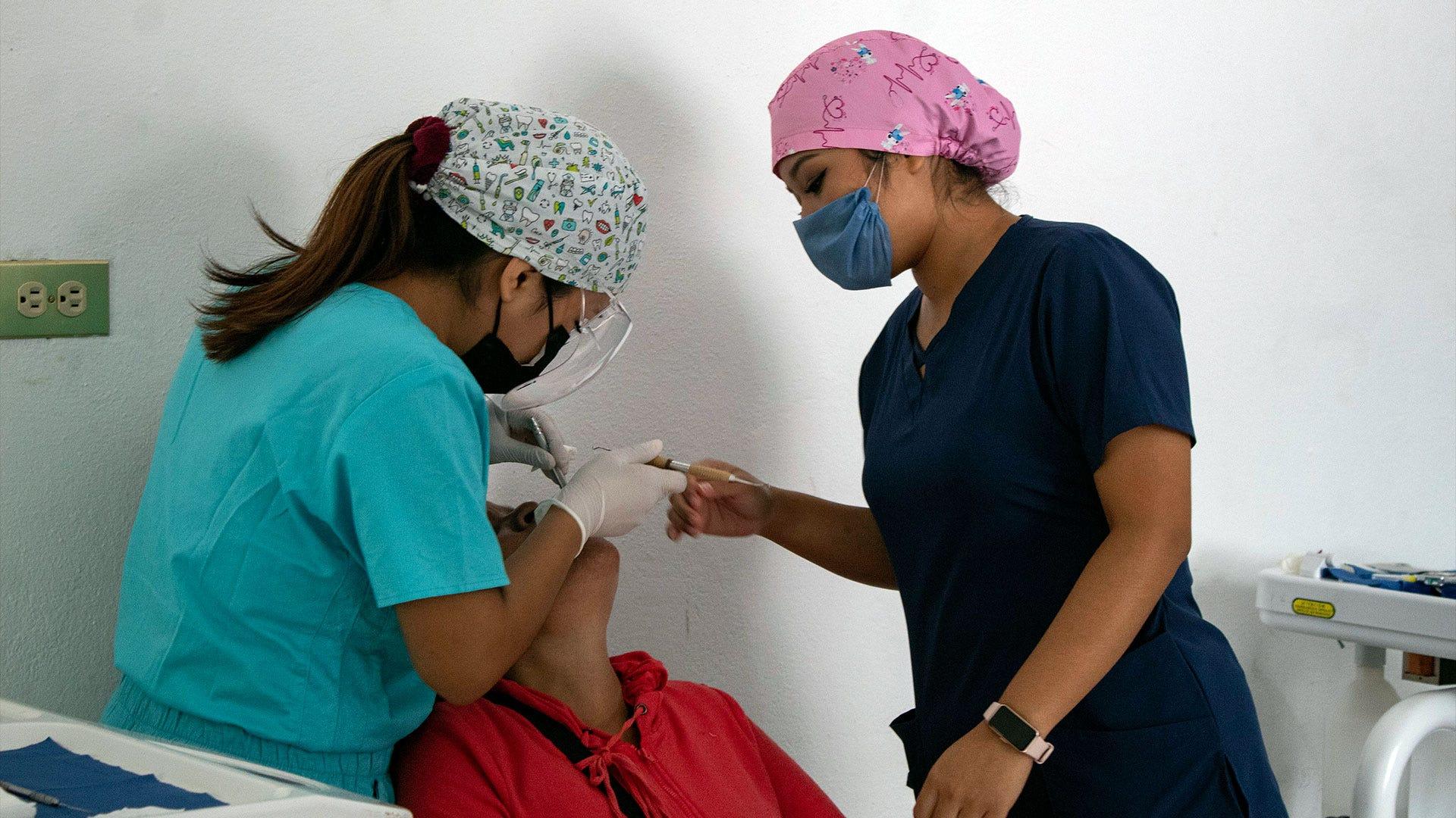 En la brigada uno de los servicios que de ofreció fue de odontología. Fotografía por: Comunicación y Medios.