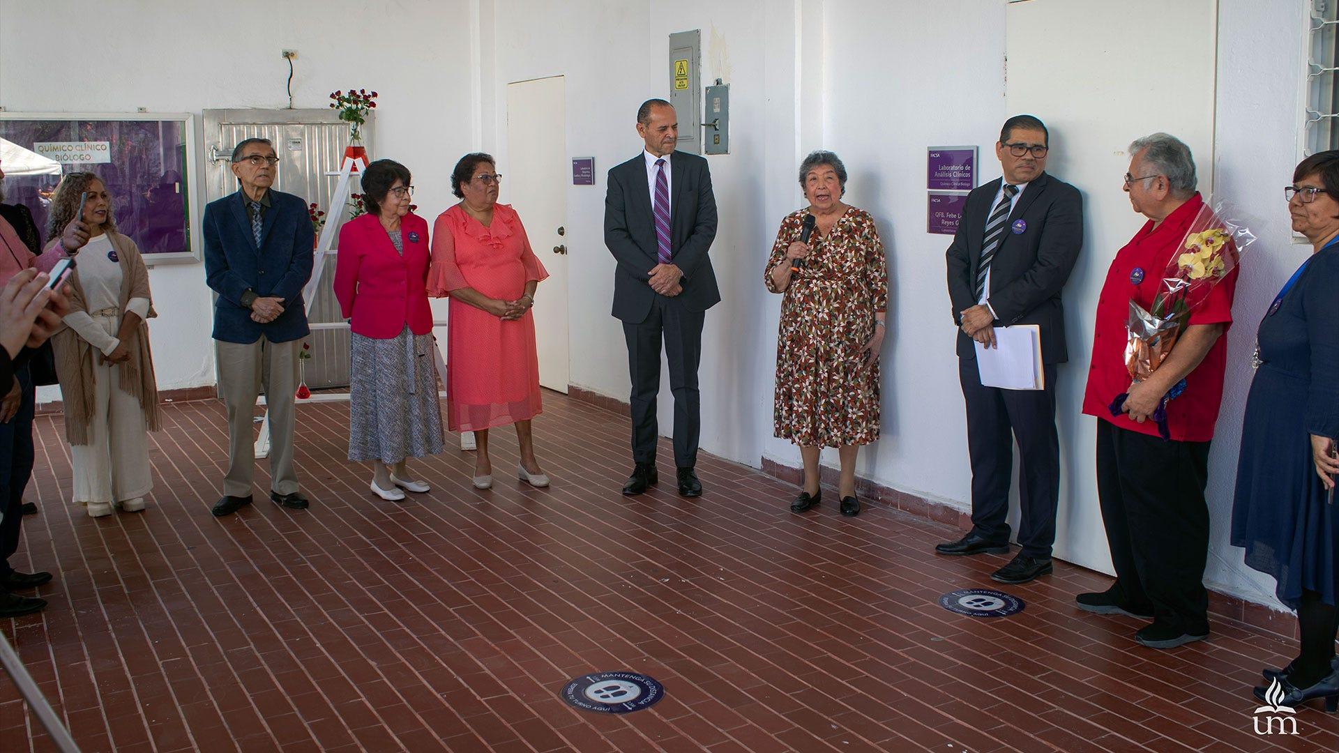 La Dra. Margarita Ramos, dando unas palabras de agradecimiento, durante el programa. Fotografía por: Comunicación Institucional / Issac Corral.