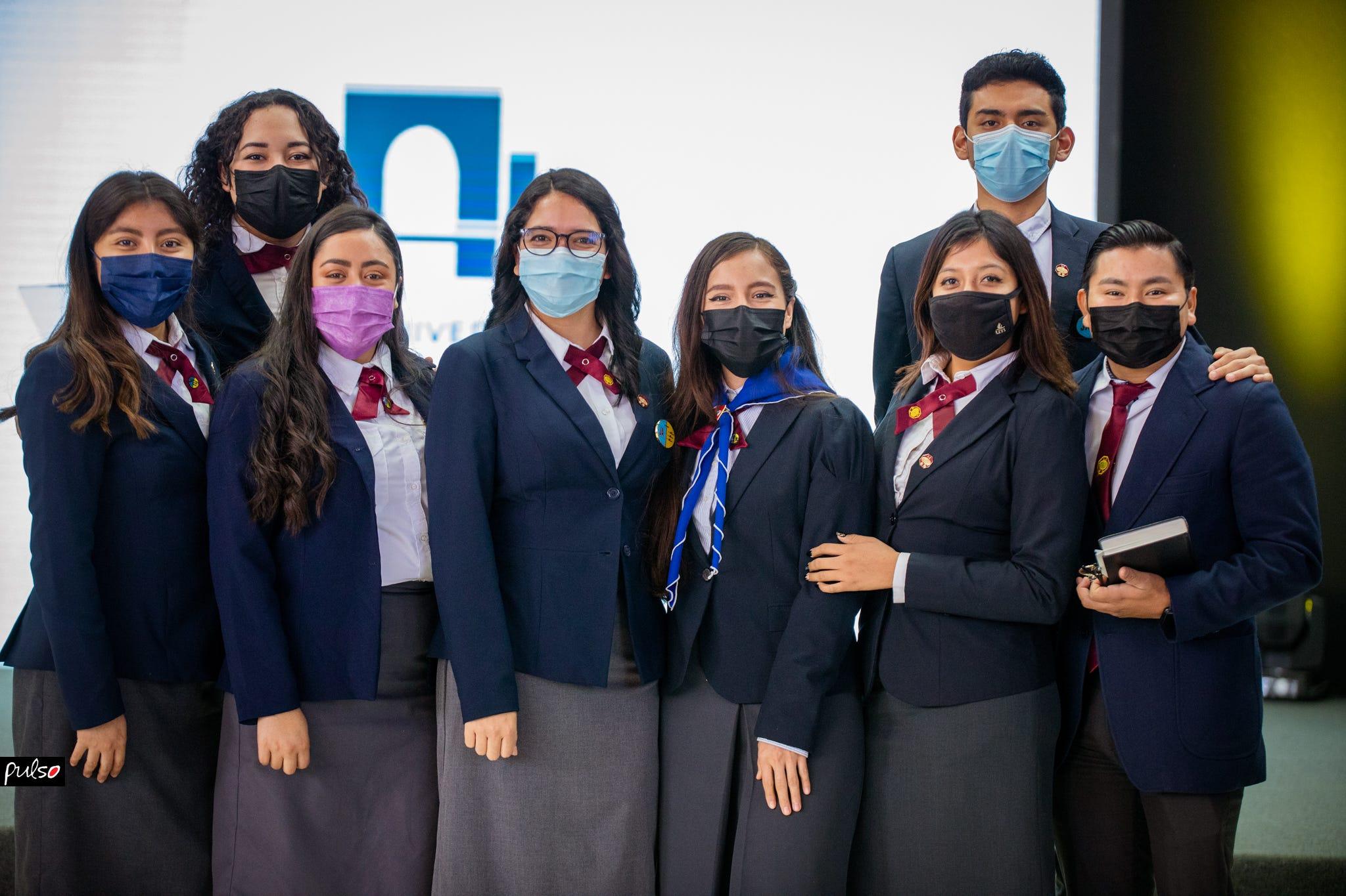 El Ministerio Juvenil Doulos de la Institución participó de la Cumbre., como oyentes y también colaboraron en la logística. Fotografía por: Pulso UM.