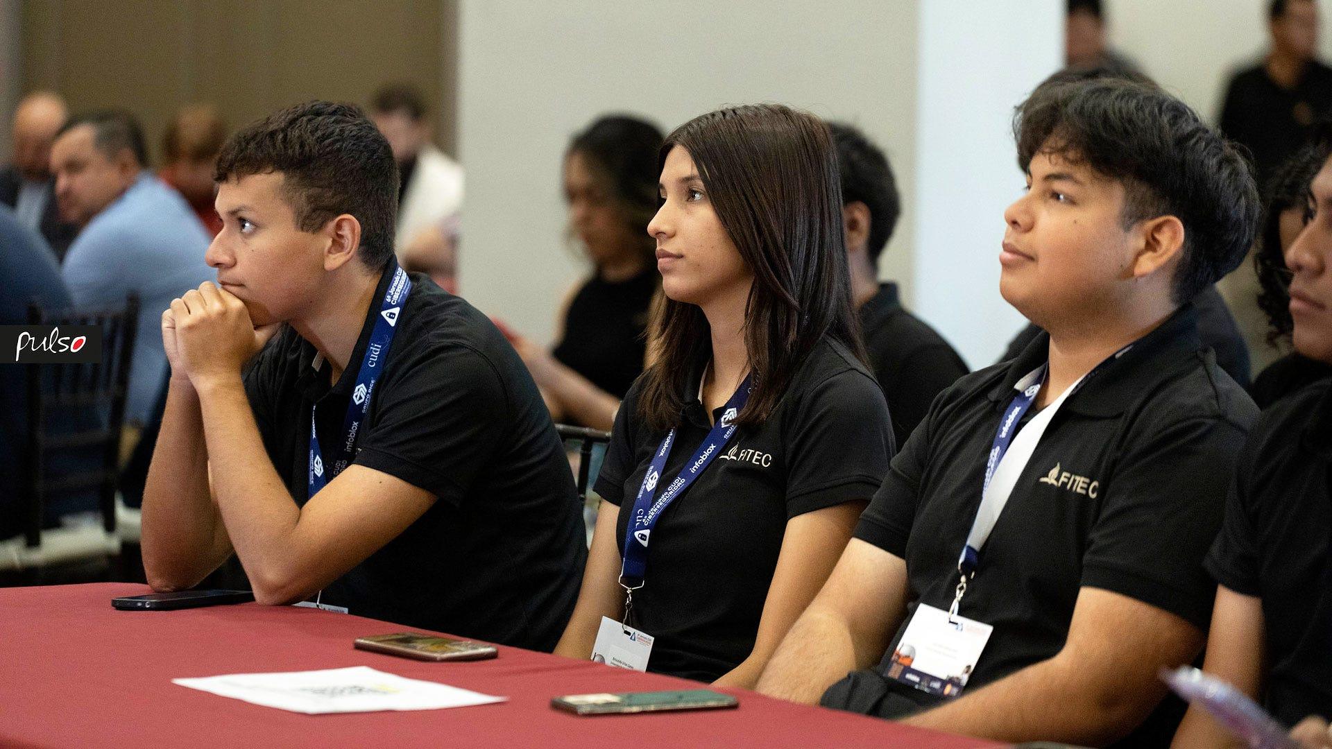 En la 6ª Jornada de Capacitación en Ciberseguridad asistieron 110 alumnos y 16 docentes de la Facultad de Ingeniería y Tecnología. Fotografía por: Universidad de Montemorelos / Christopher Castellanos.