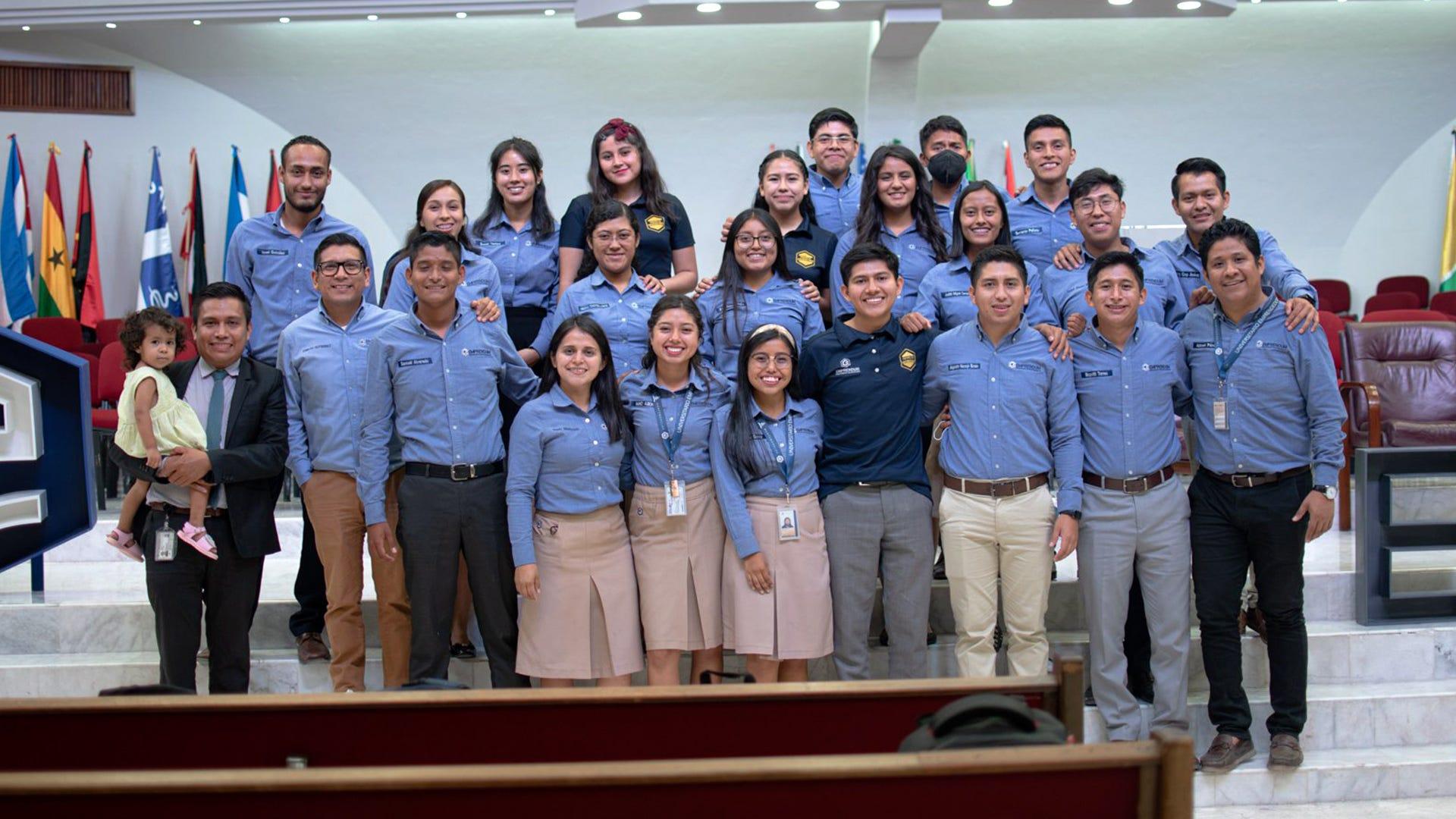 Estudiantes asociados en Emprendum Montemorelos. Fotografía por: Emprendum.
