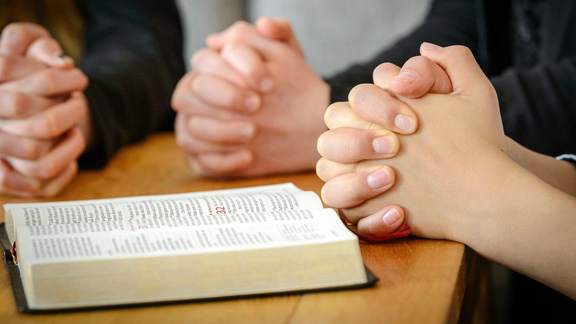 Compartir el evangelio en la era de opiniones superficiales