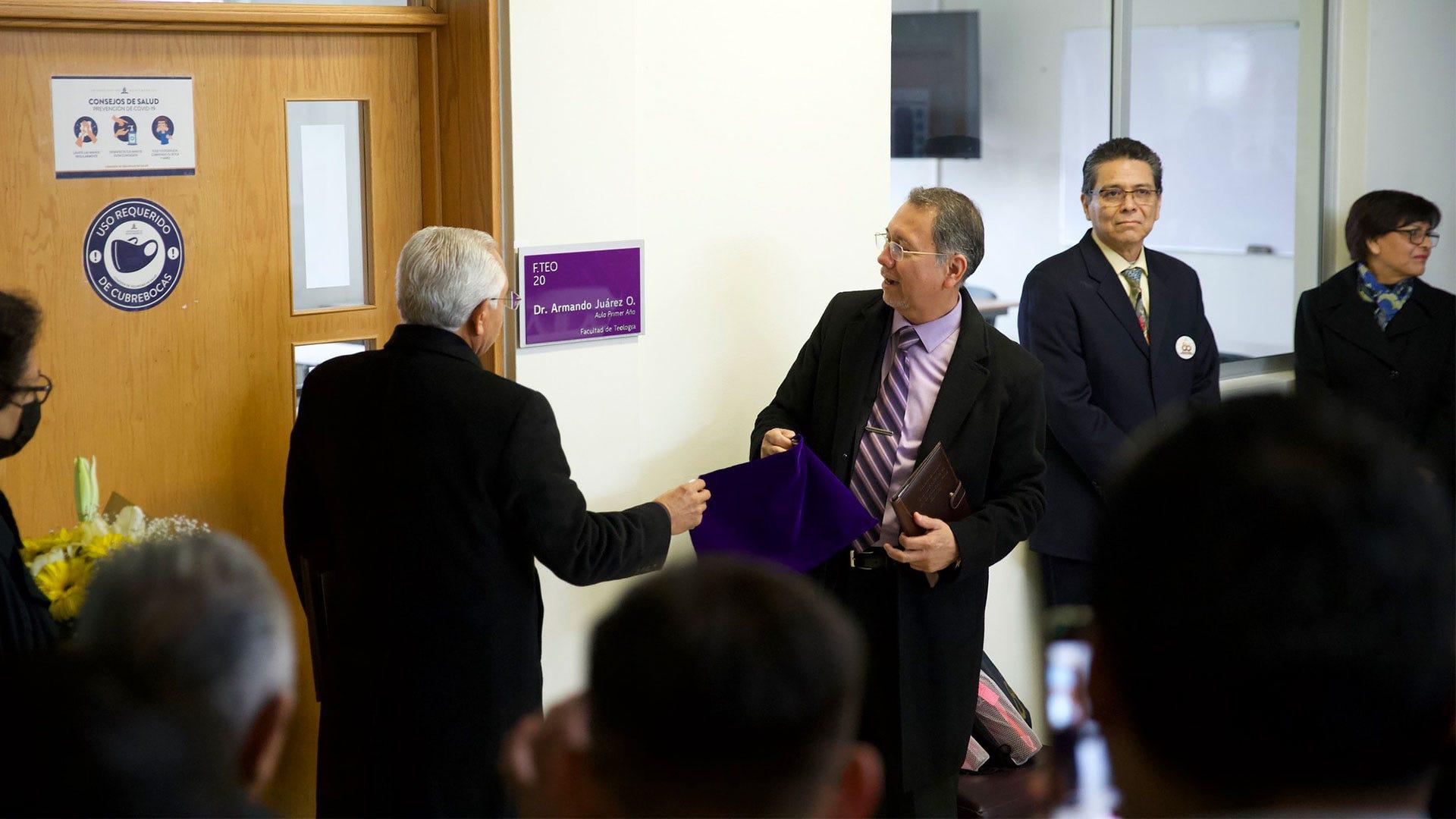 La Facultad de Teología reconoció a cinco pastores que destacaron en su paso por la Facultad. Fotografía por: UMedia Diseño.