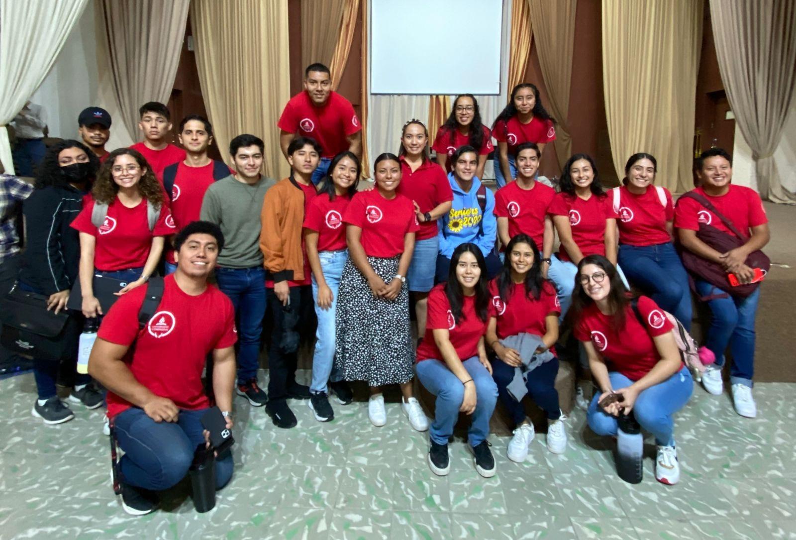 Alumnos participantes del programa “Creando un futuro con pequeños pasos”. Fotografía por: Alma Calderón.