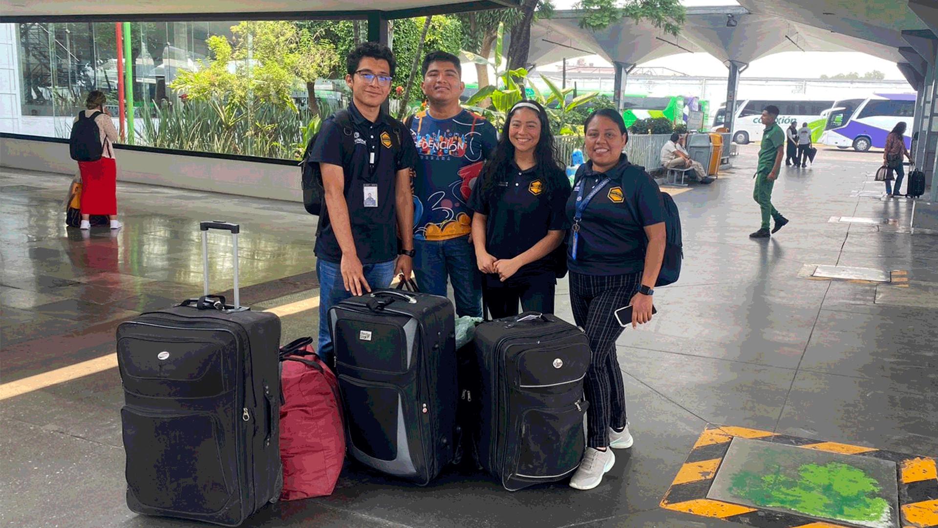 Saraí hoy es asociada de colportaje estudiantil EmprendUM. Fotografía por: Saraí Vázquez.