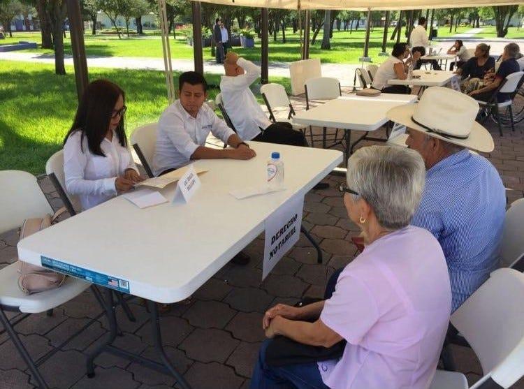 Ciudadanos de Montemorelos en charlas de Derecho. Fotografía por: Rocío González.