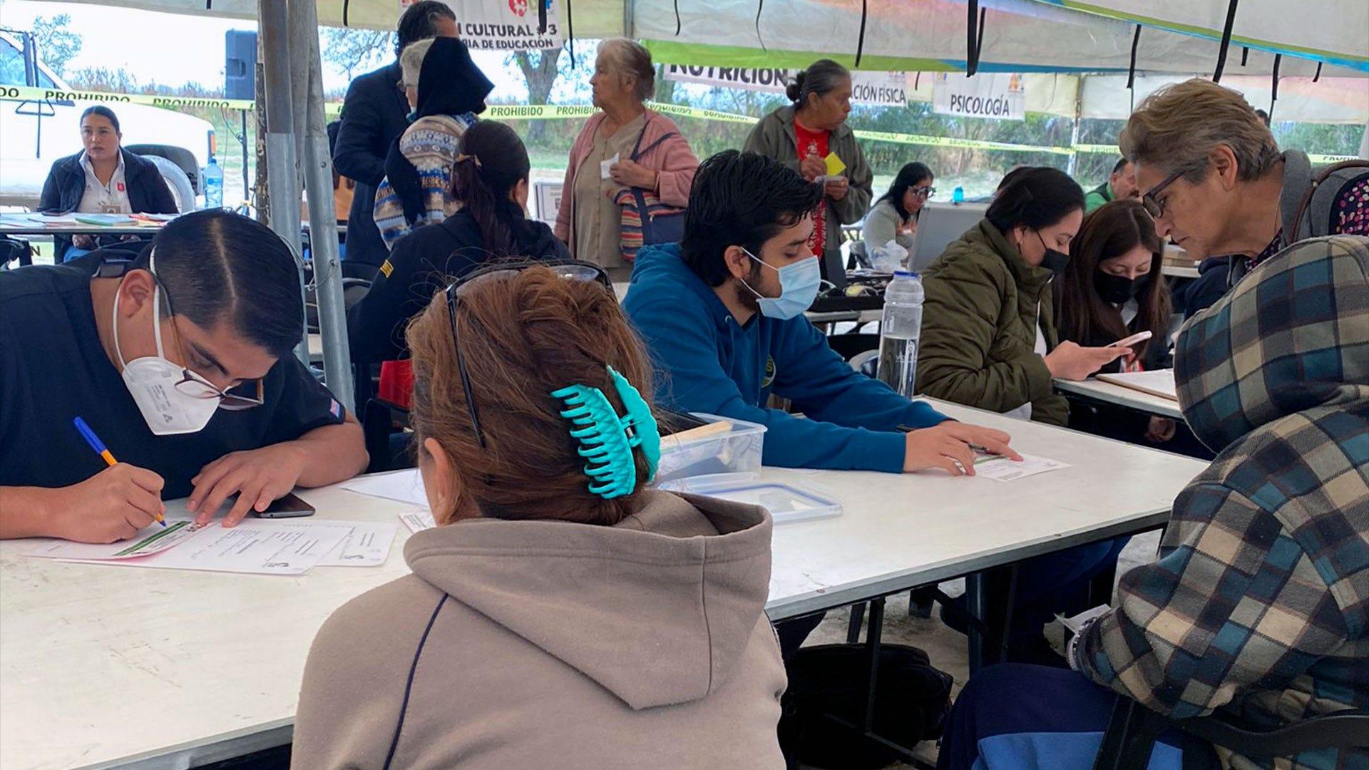 Son cientos de ciudadanos de Montemorelos y sus alrededores los beneficiados con estas brigadas. Fotografía por: Universidad Promotora de la Salud.