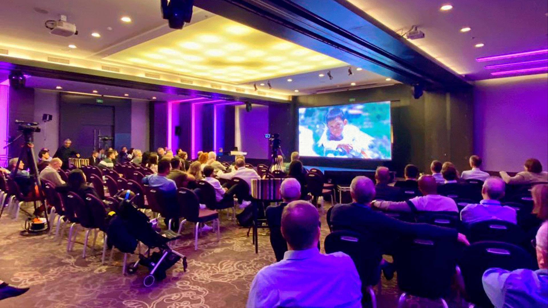 A toda nación, lengua, tribu… o audiencia