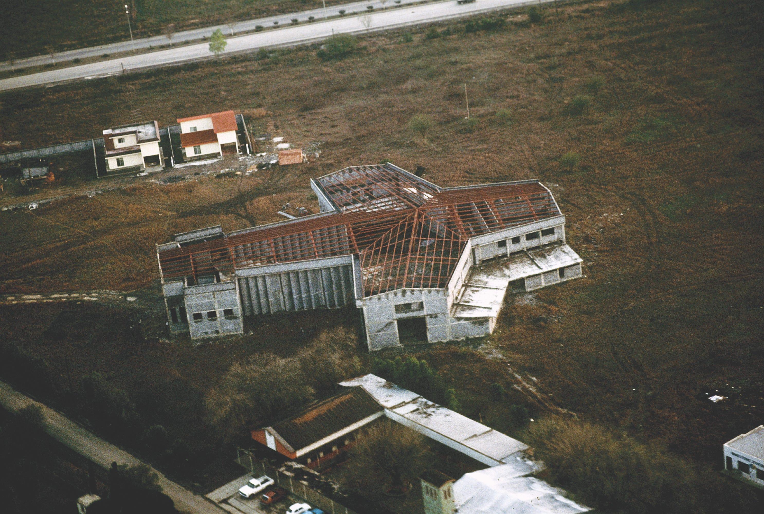 Foto de la construcción de la Iglesia Universitaria.