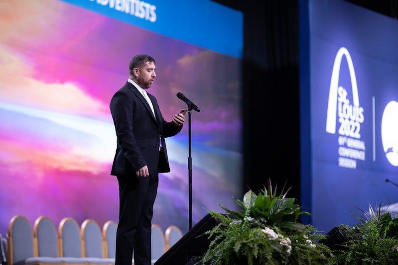 Mtro. Oscar Castillo, docente de la Escuela de Música y desarrollador de proyectos en ProMusic. Fotografía por: Inter-American Division.