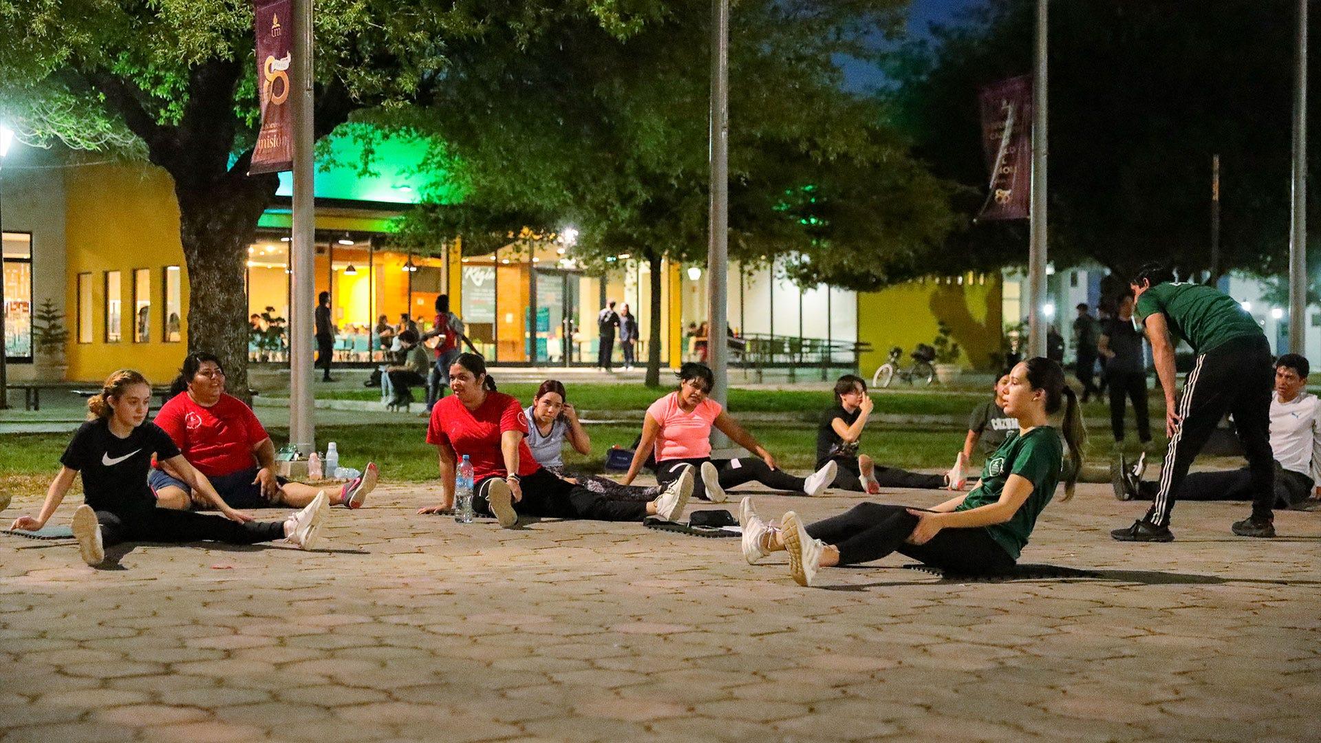 Alumnos realizando aptitud física. Fotografía por: PulsoUM.