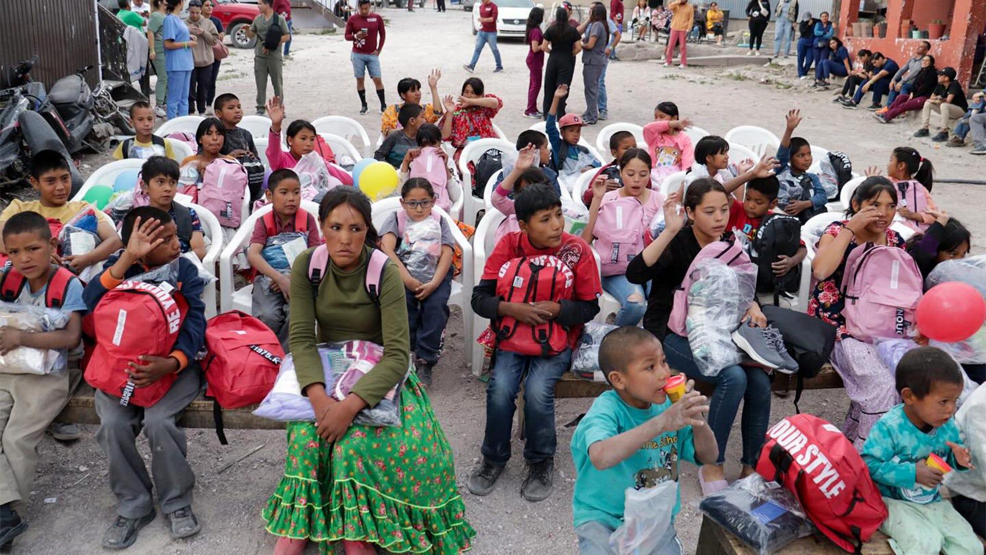 70 niños que viven en el albergue “Manos Cariñosas”, recibieron útiles escolares, entre otras actividades realizadas en ese lugar. Fotografía por: Misión Extrema.