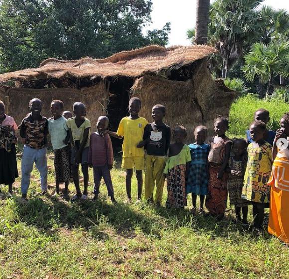 La educación en Chad es un privilegio del que gozan pocos niños, y a través de Savanto muchos niños se verán beneficiados con el proyecto de construcción de aulas. Fotografía por: @misioneros10_40.