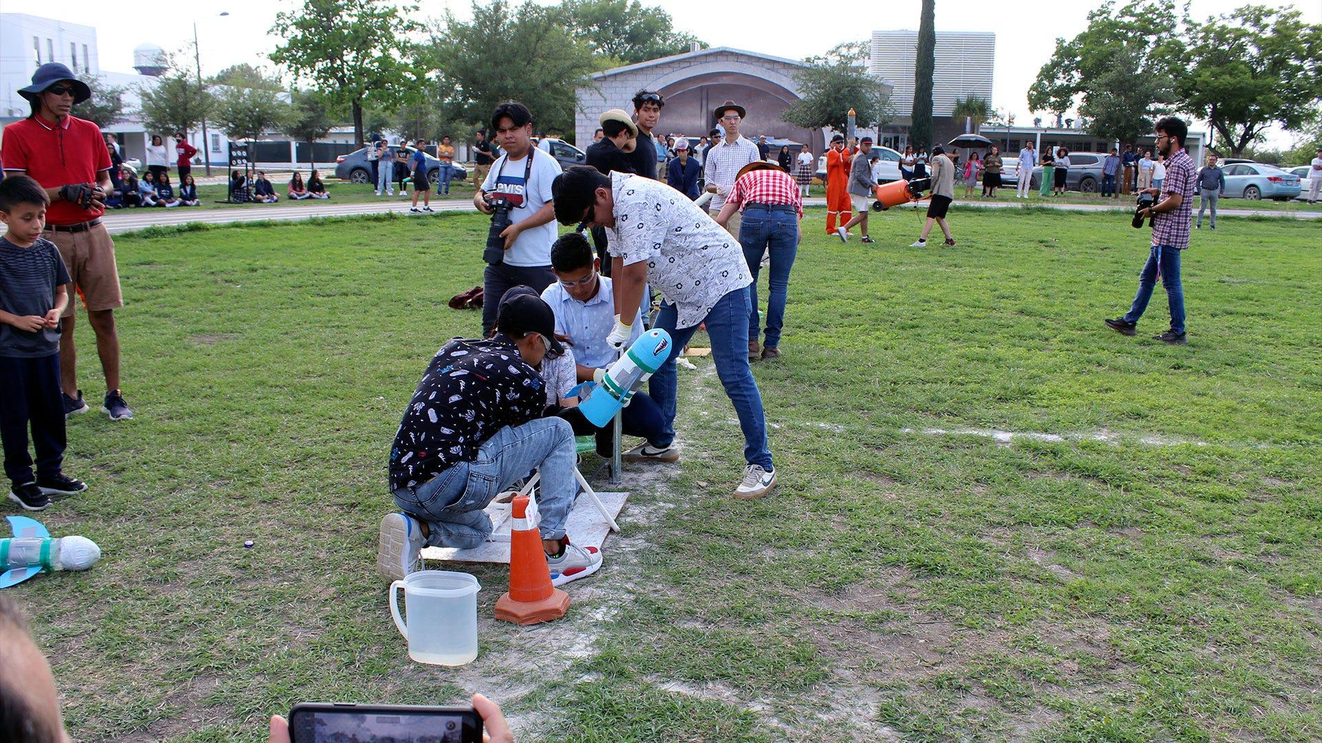 Alumnos de Ingeniería desafían sus habilidades en reto