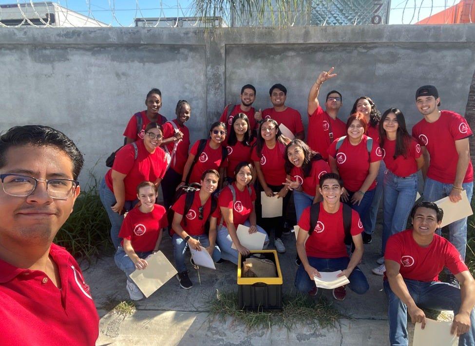 Estudiantes organizan el proyecto de Cultura en Armonía. Fotografía por: Jasiel Cabrera.