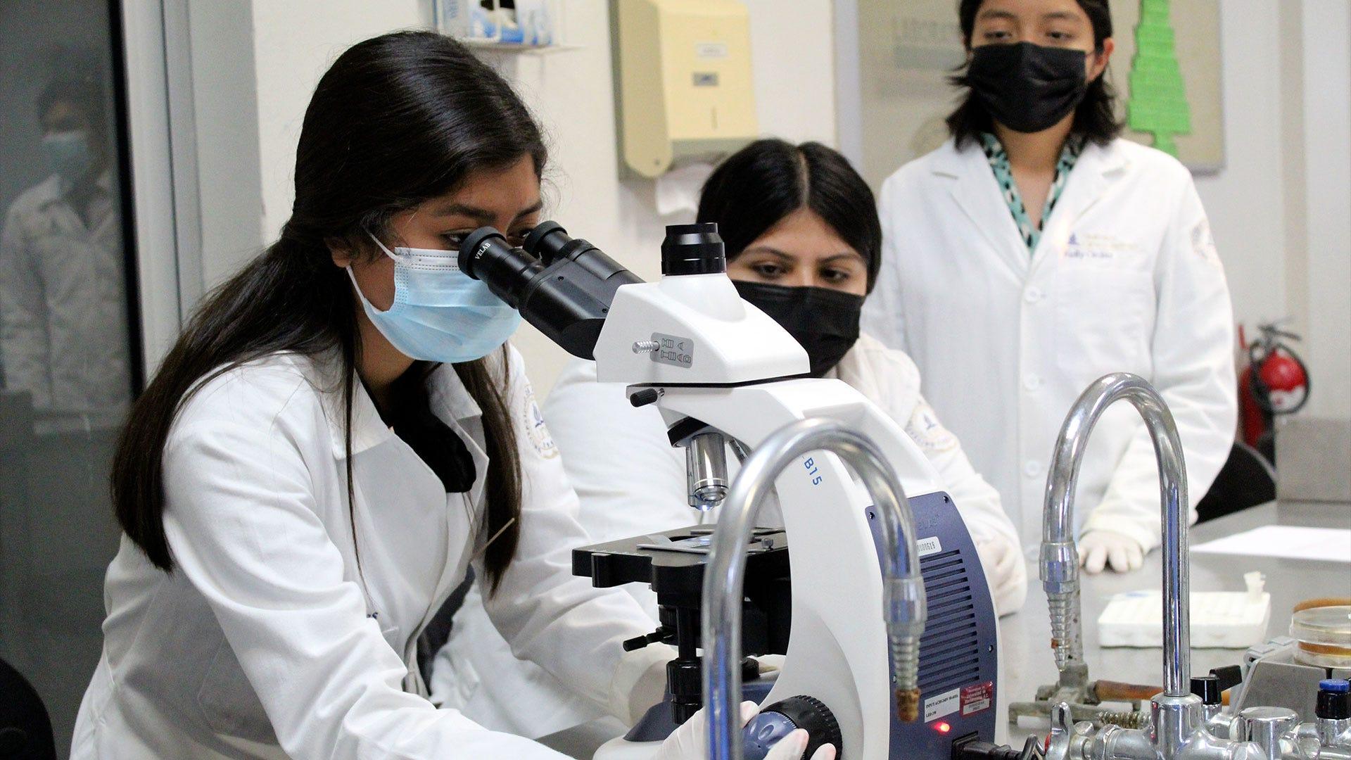 Hablan de micología en simposio de salud
