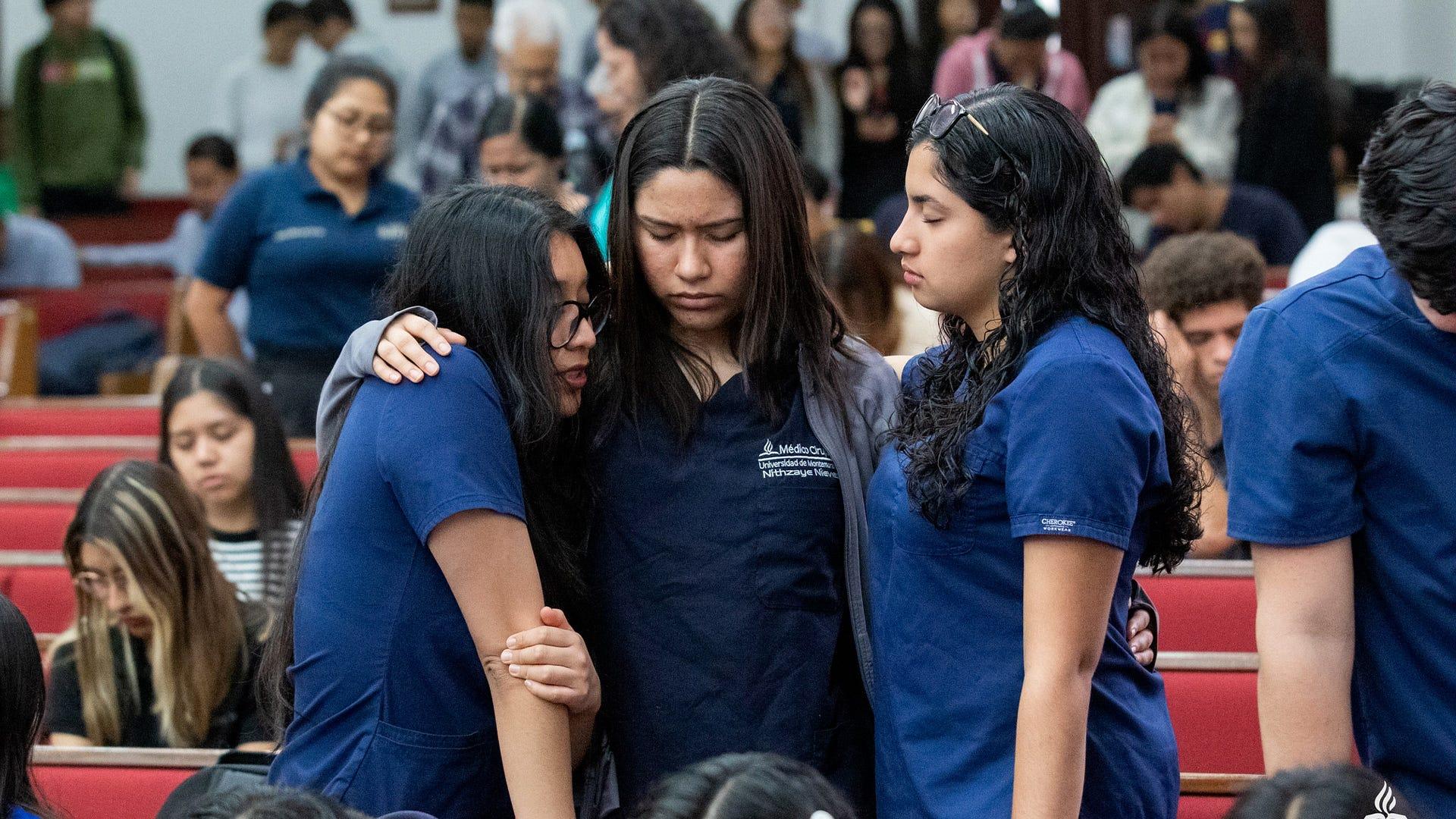 Aproximadamente 1,500 personas asisten a cada culto de la Semana de Oración. Fotografía por: Comunicación Institucional / Issac Corral.