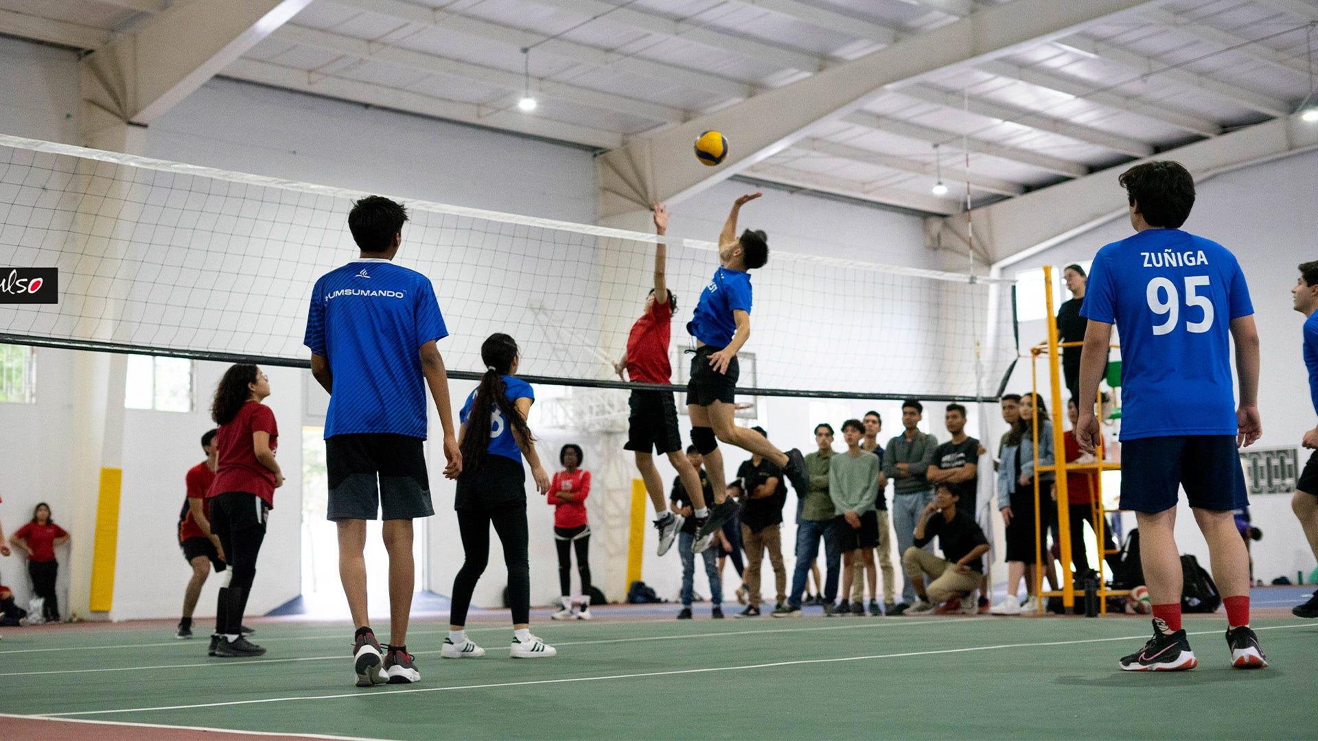 Los alumnos también tienen la oportunidad de participar en grupos de deportes durante el semestre. Fotografía por: Pulso UM.