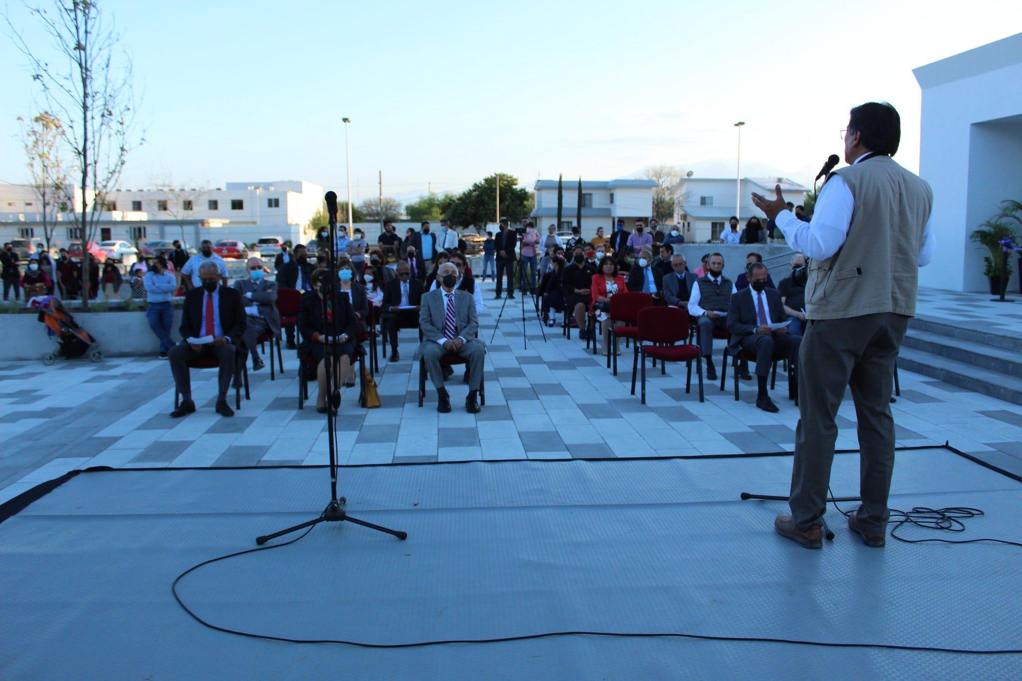 El protocolo de inauguración reunió a empleados, familiares y amigos de la Universidad. Fotografía por: Comunicación Institucional.