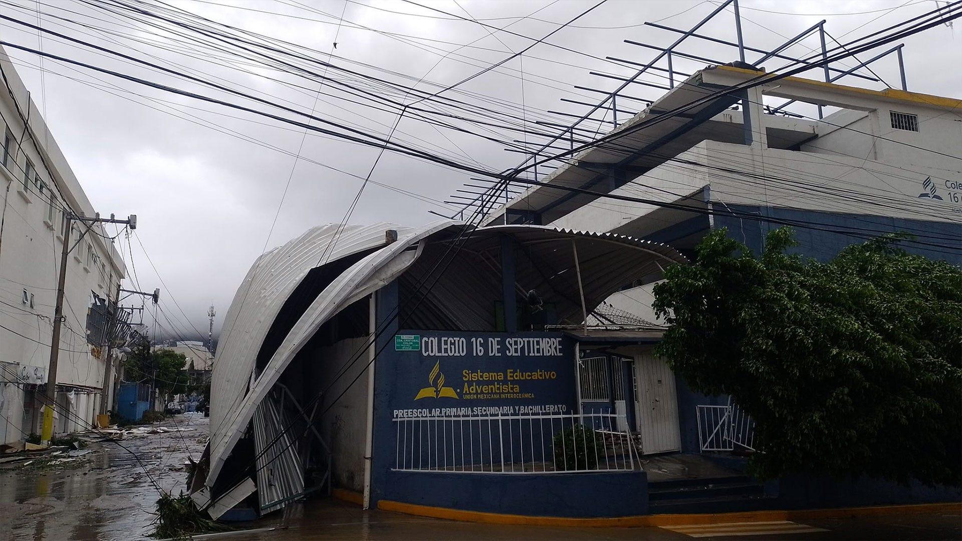 El Colegio Adventista “16 de Septiembre”, también sufrió perdidas de la infraestructura del edificio, por el paso del huracán Otis. Fotografía por: Colegio 16 de Septiembre.